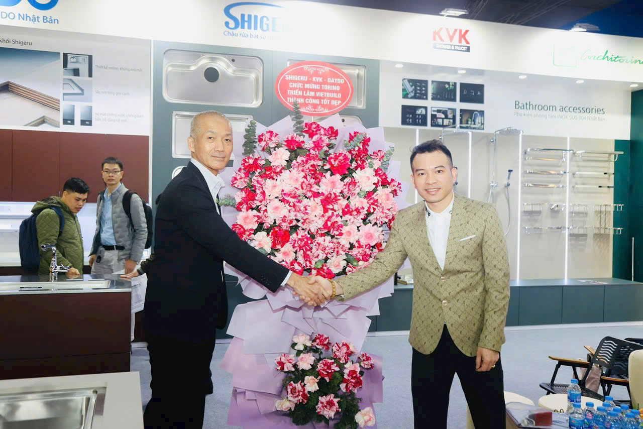 Đại diện của Torino cùng đối tác Nhật Bản tại triển lãm