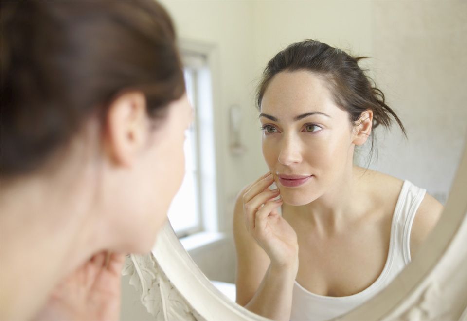 Những sai lầm cần tránh khi sử dụng gương trang điểm